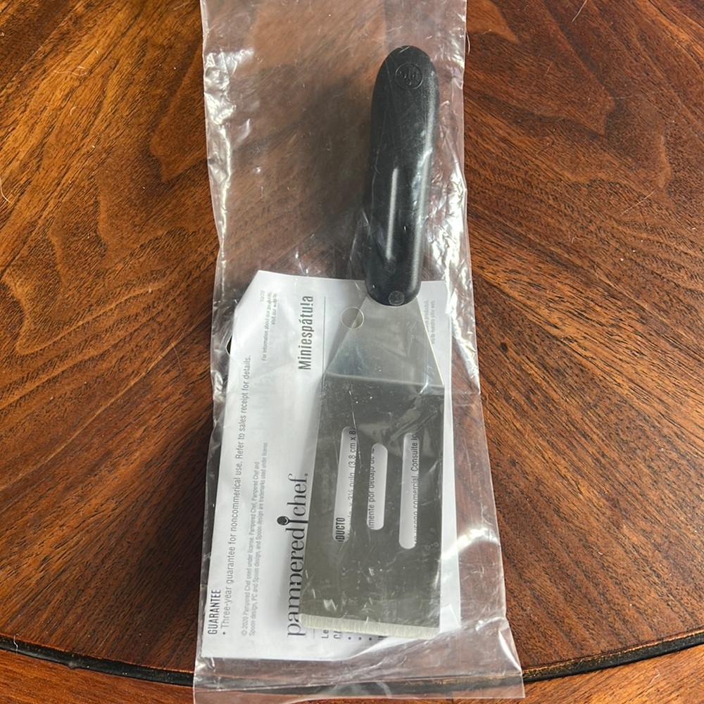 Pampered chef mini spatula